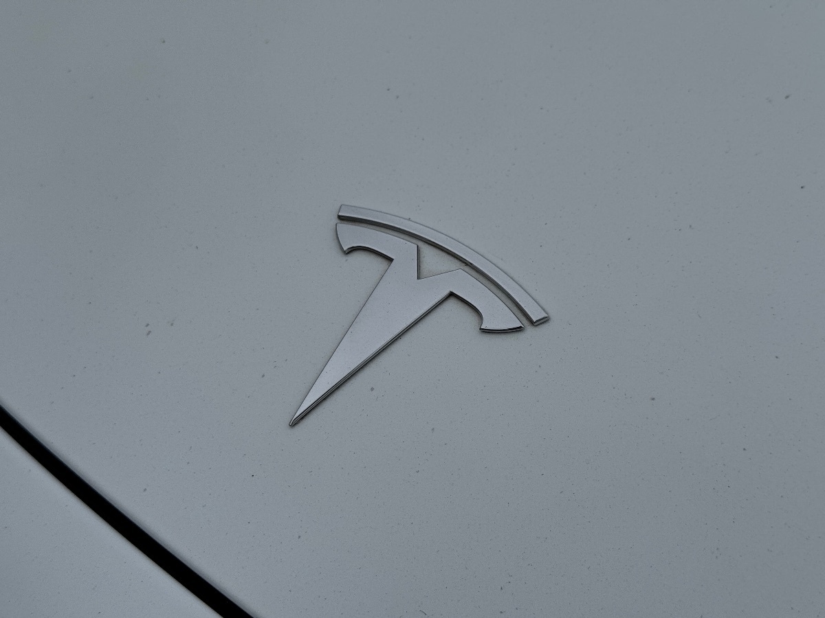 Vehicle image 9 of 33