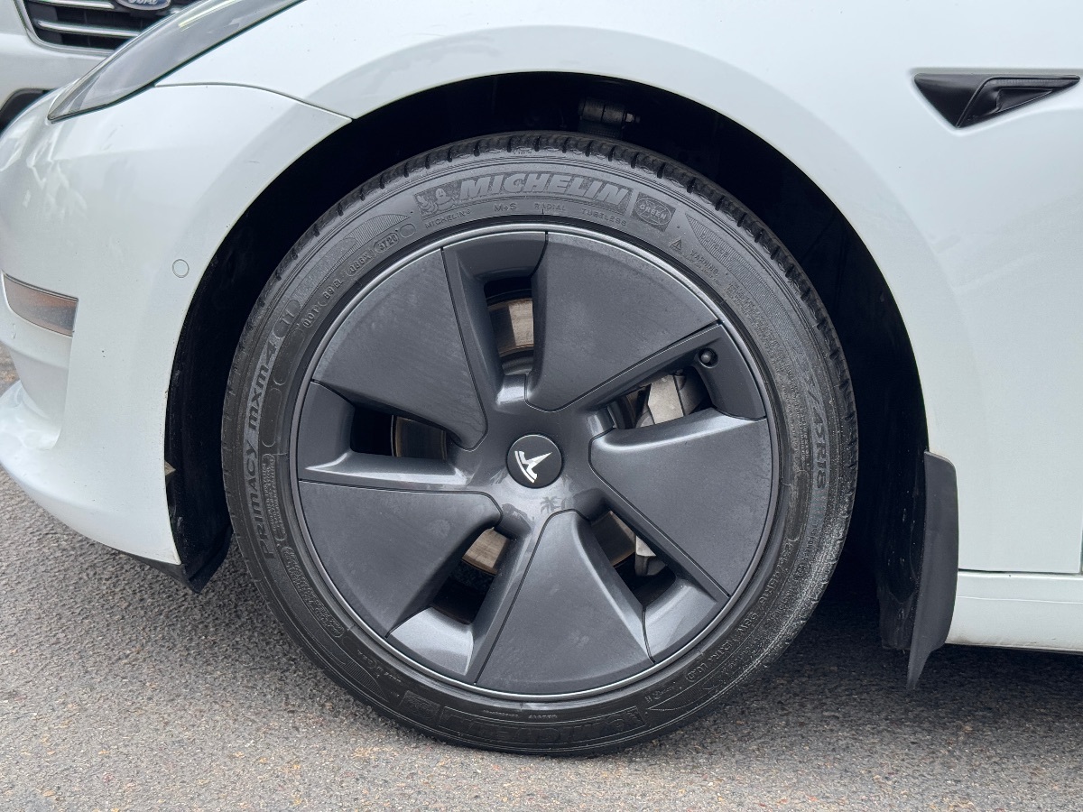 Vehicle image 10 of 33