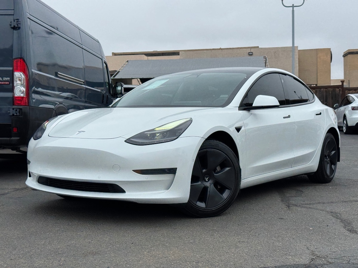 Vehicle image 1 of 33