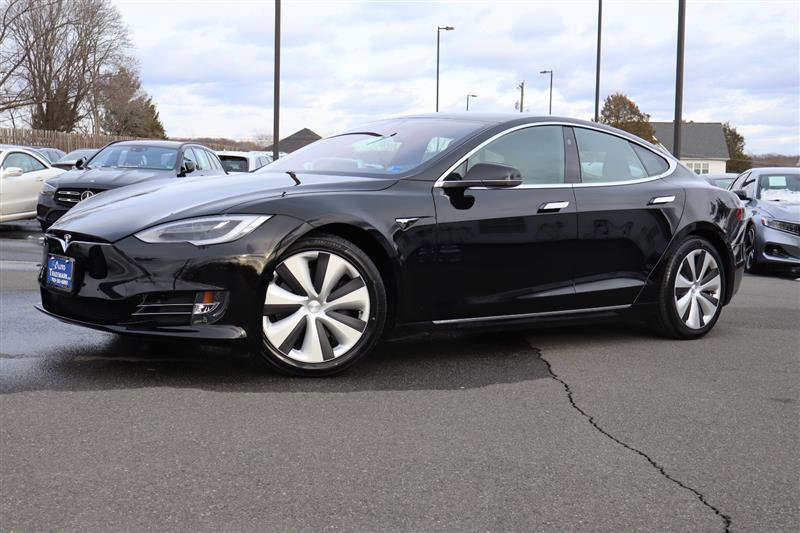 2021 Tesla Model S Long Range Plus Image 2 of 32