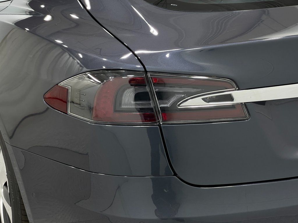 Vehicle image 32 of 37