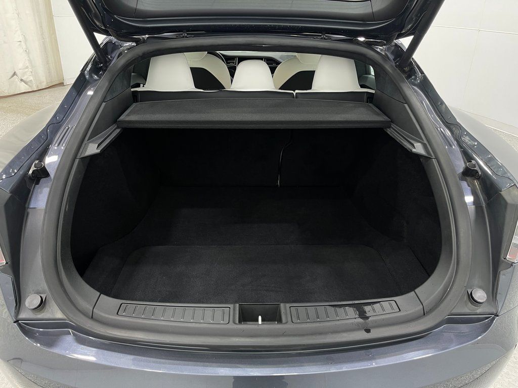 Vehicle image 25 of 37