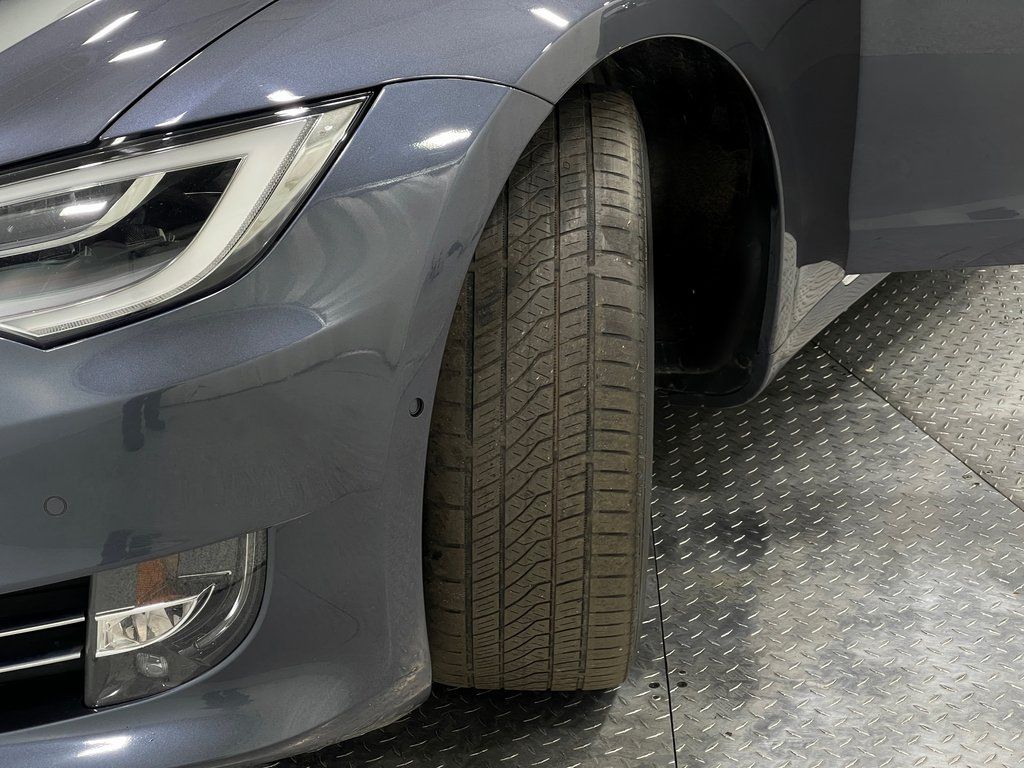 Vehicle image 34 of 37