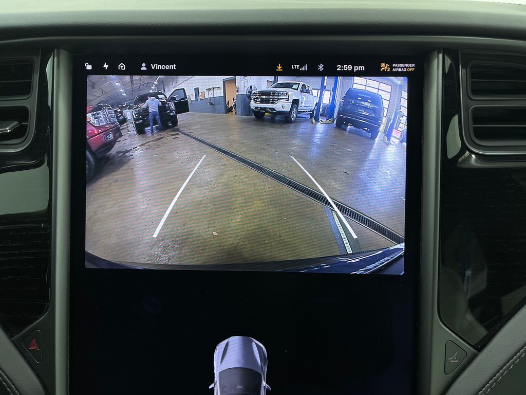 Vehicle image 10 of 37