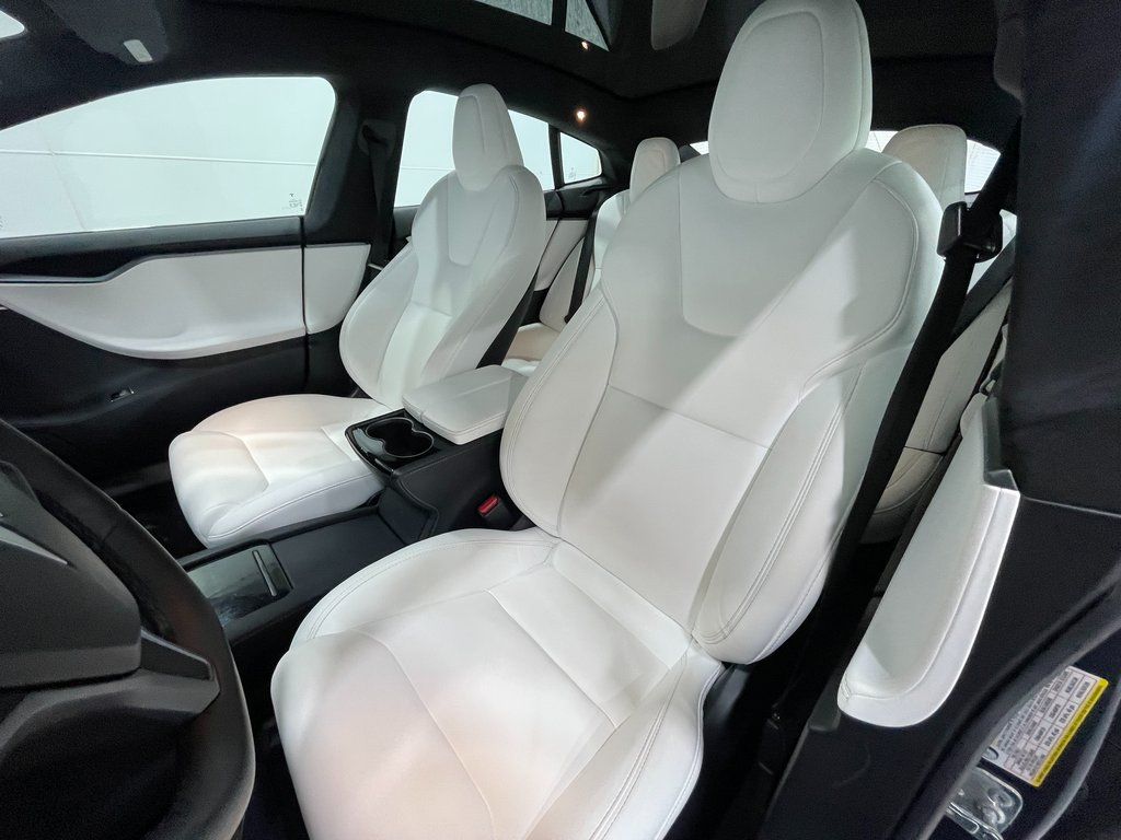 Vehicle image 15 of 37