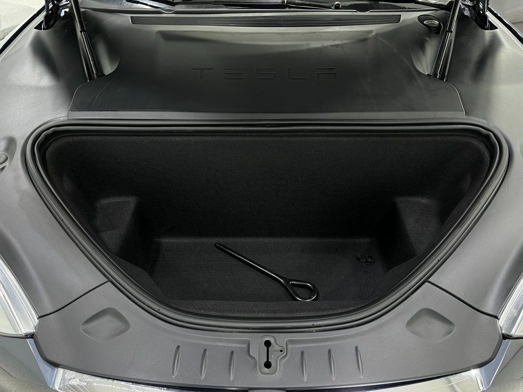 Vehicle image 26 of 37