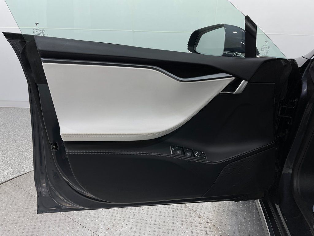 Vehicle image 16 of 37