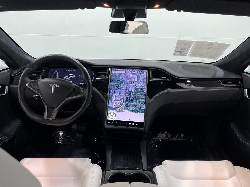 Vehicle image 20 of 37