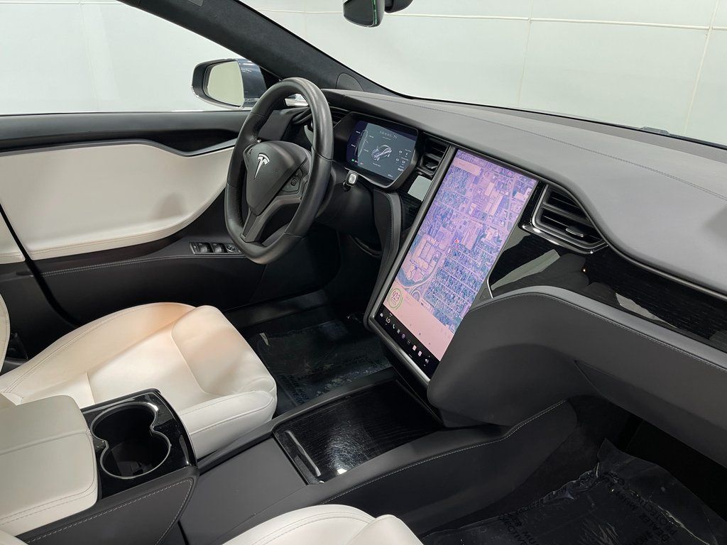 Vehicle image 21 of 37