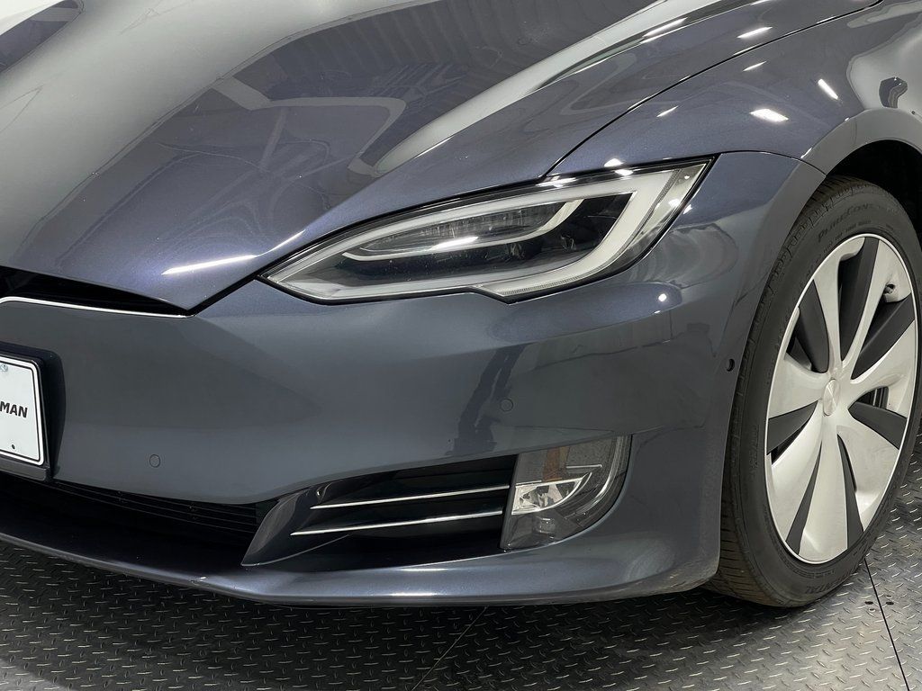 Vehicle image 31 of 37