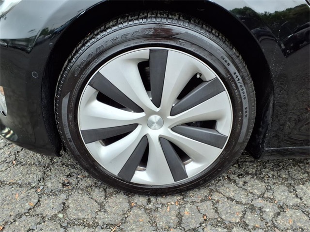 Vehicle image 6 of 21