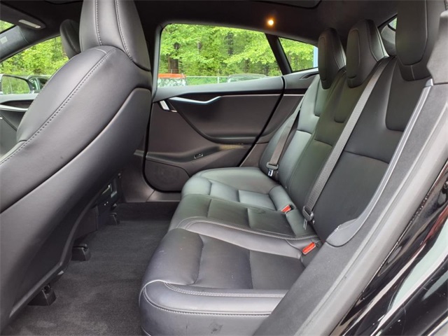 Vehicle image 9 of 21