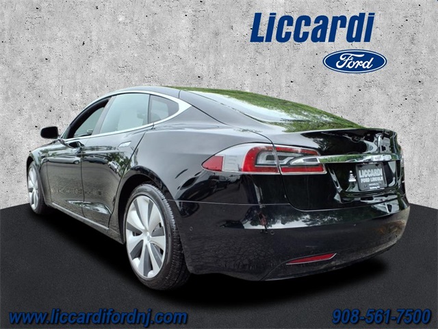 Vehicle image 4 of 21