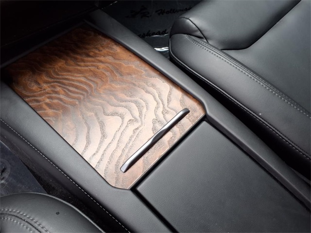 Vehicle image 16 of 21