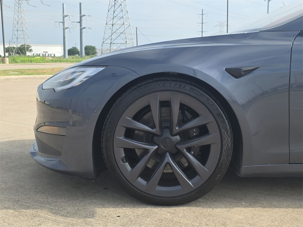 Vehicle image 32 of 33