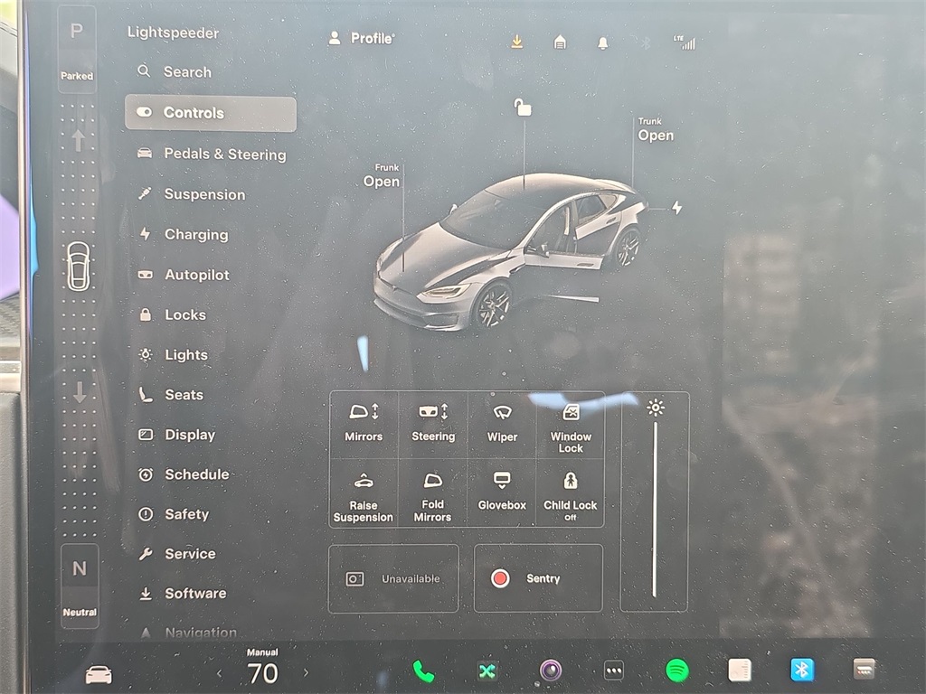 Vehicle image 17 of 33