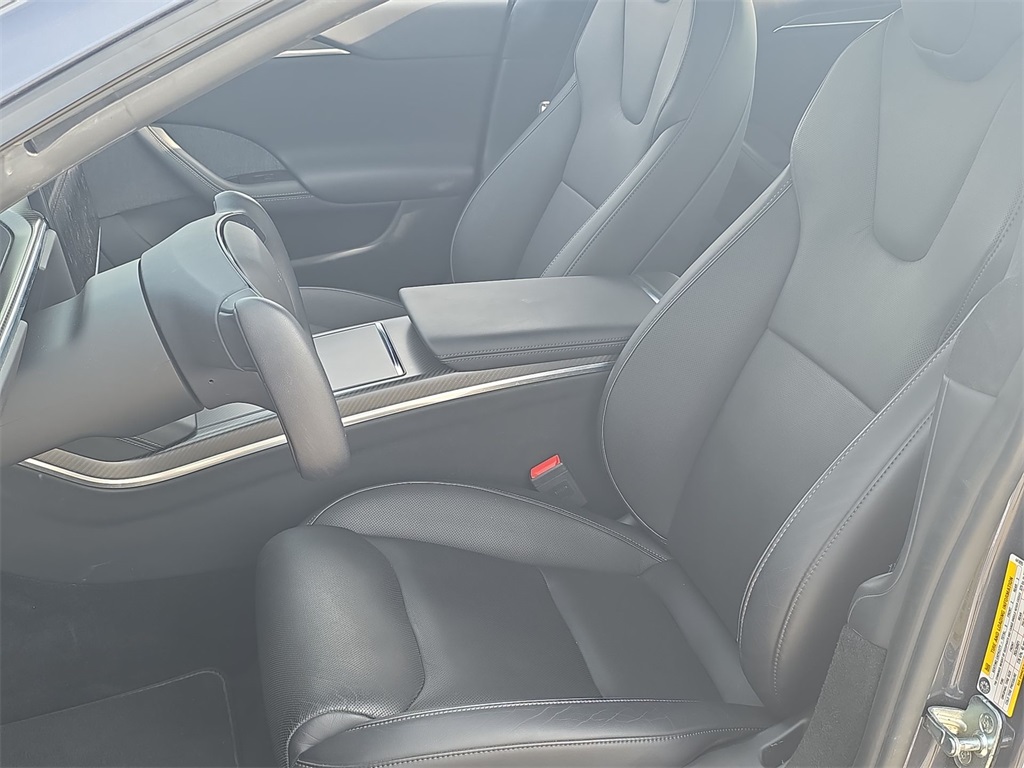 Vehicle image 19 of 33