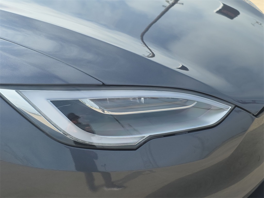 Vehicle image 29 of 33