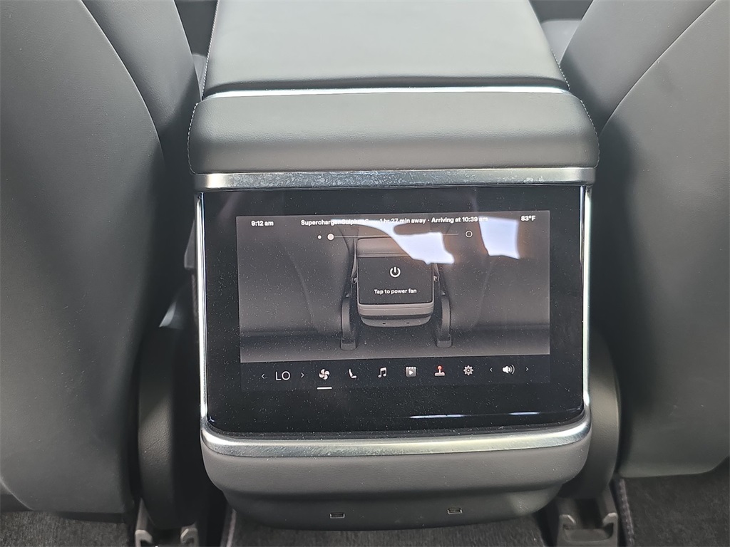 Vehicle image 21 of 33
