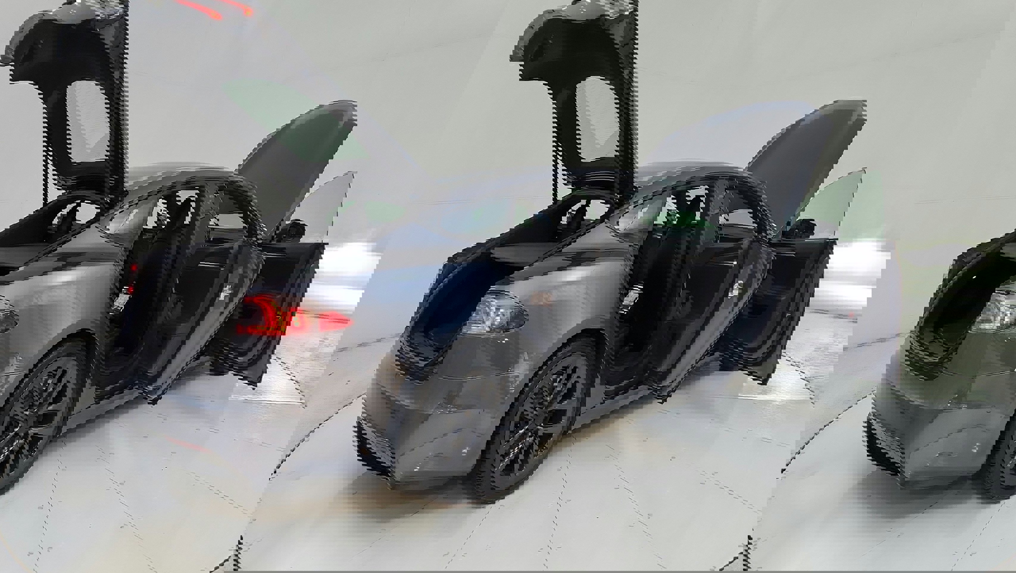 Vehicle image 20 of 34