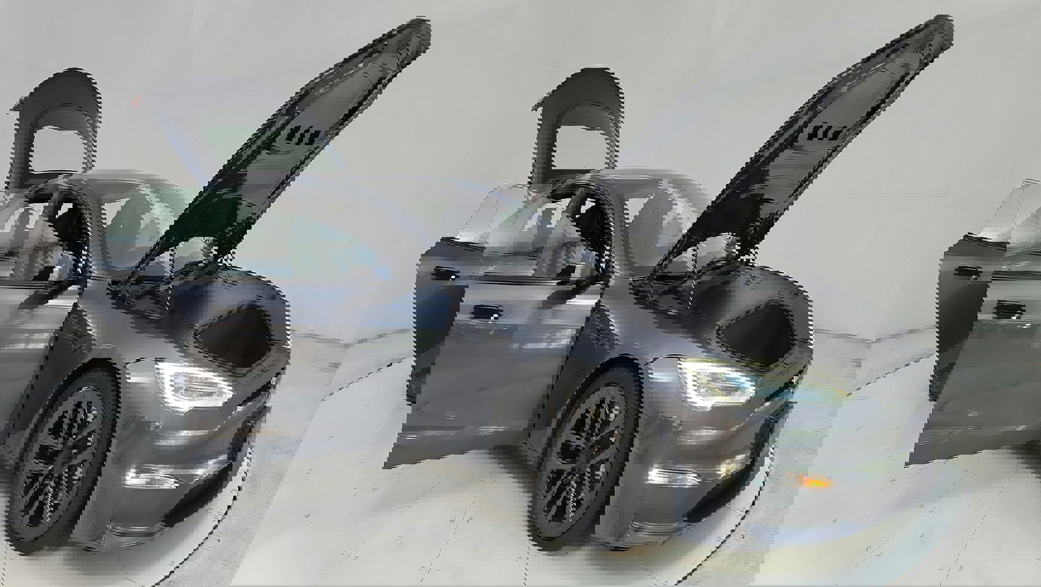 Vehicle image 27 of 34