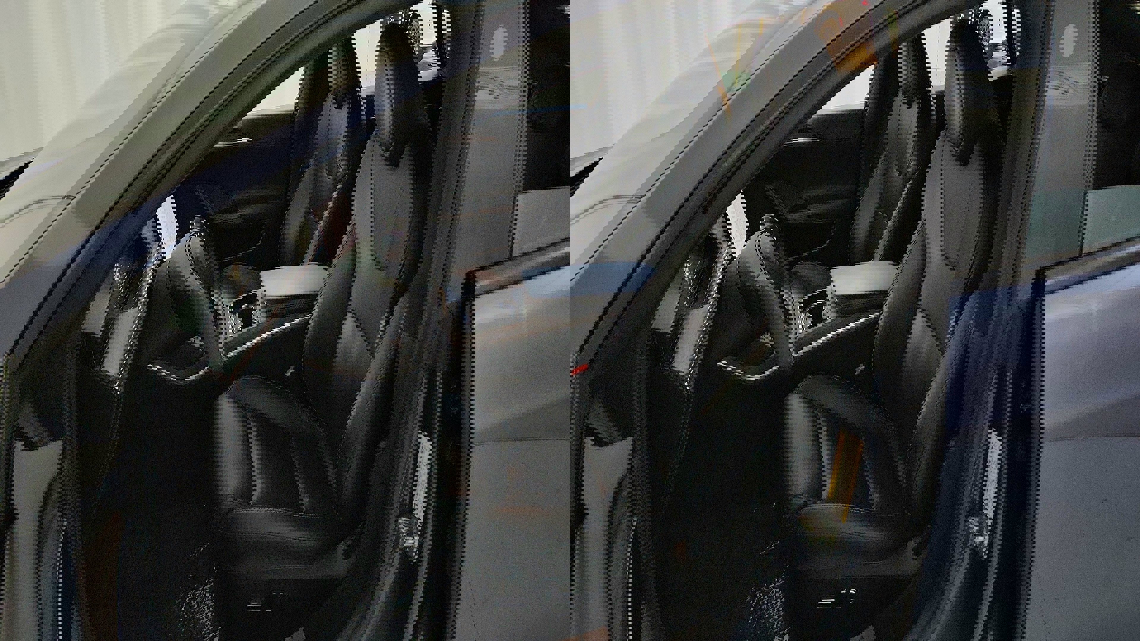 Vehicle image 18 of 34