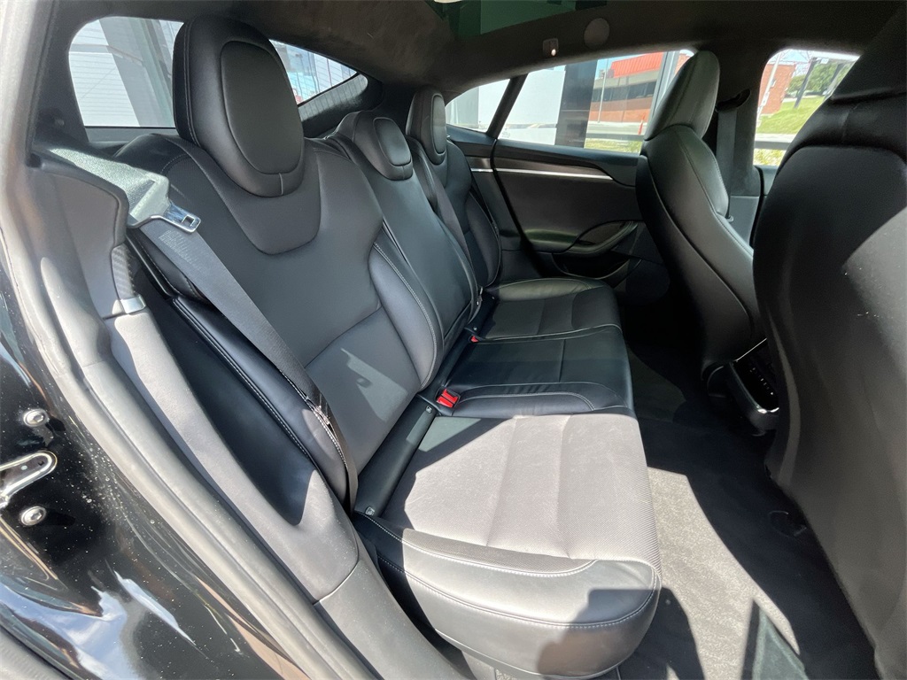 Vehicle image 12 of 35