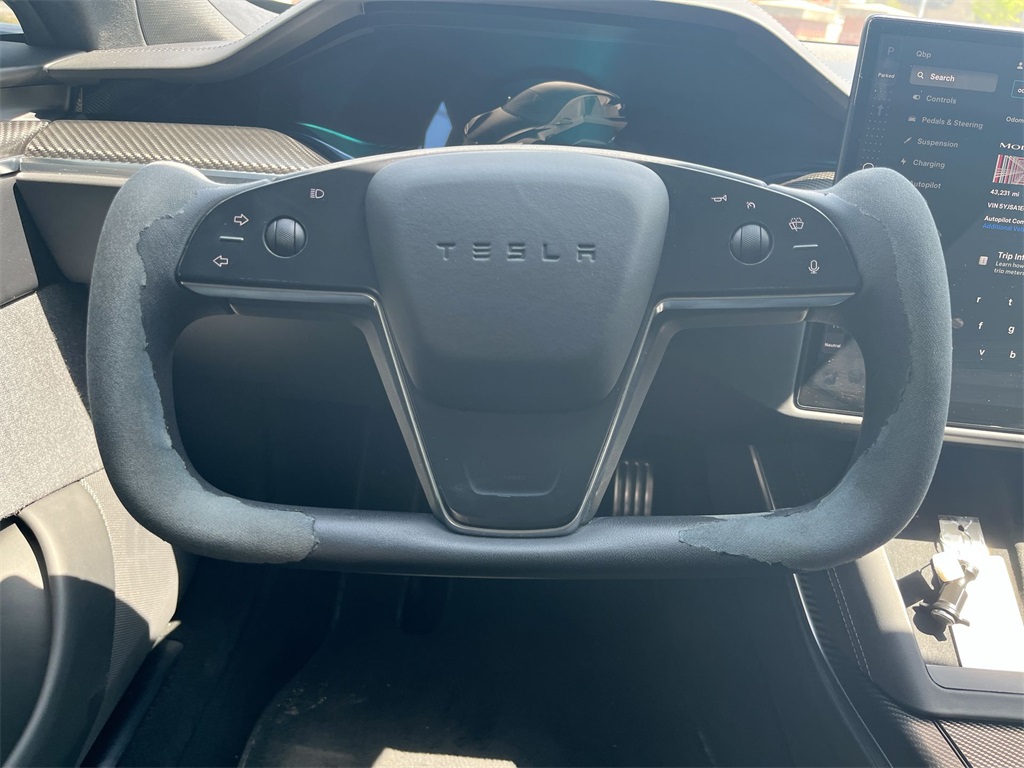 Vehicle image 16 of 35
