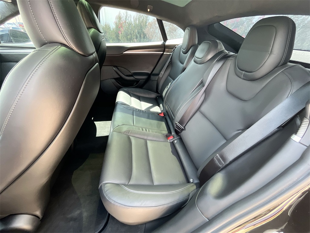 Vehicle image 14 of 35