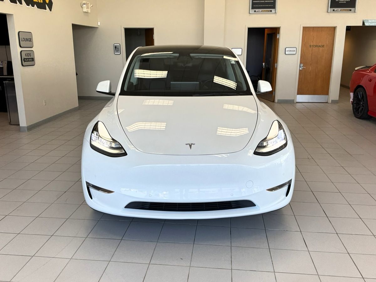 2021 Tesla Model Y Long Range Image 3 of 100