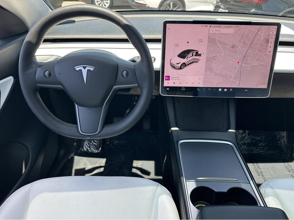 Vehicle image 14 of 42