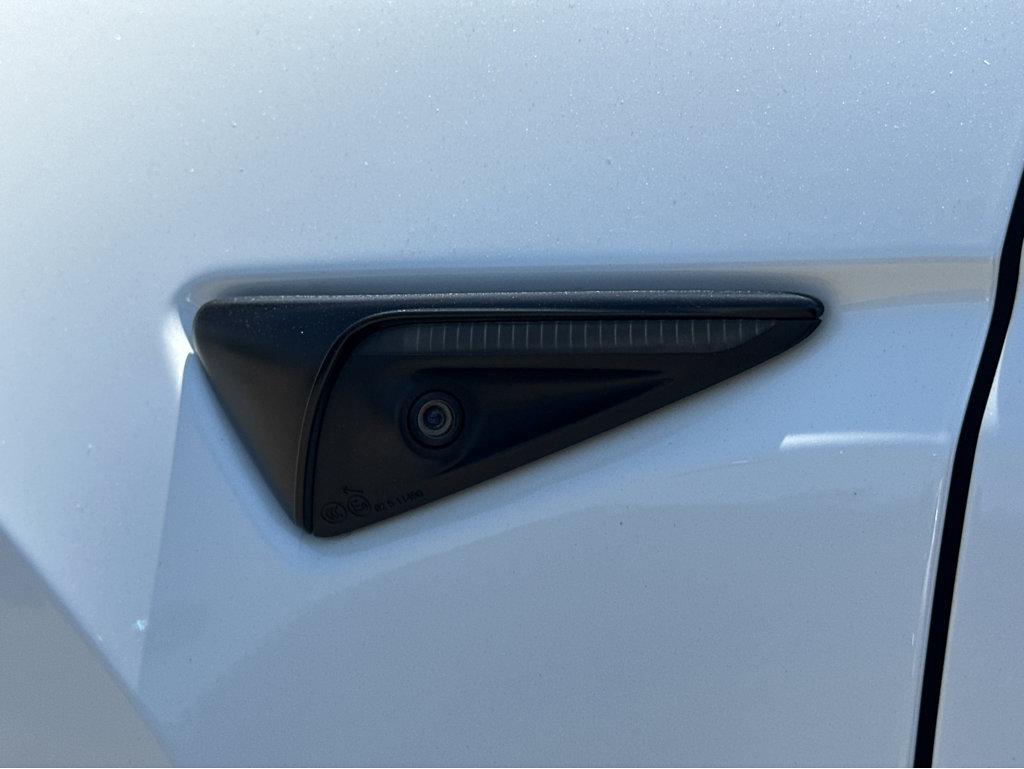 Vehicle image 31 of 42