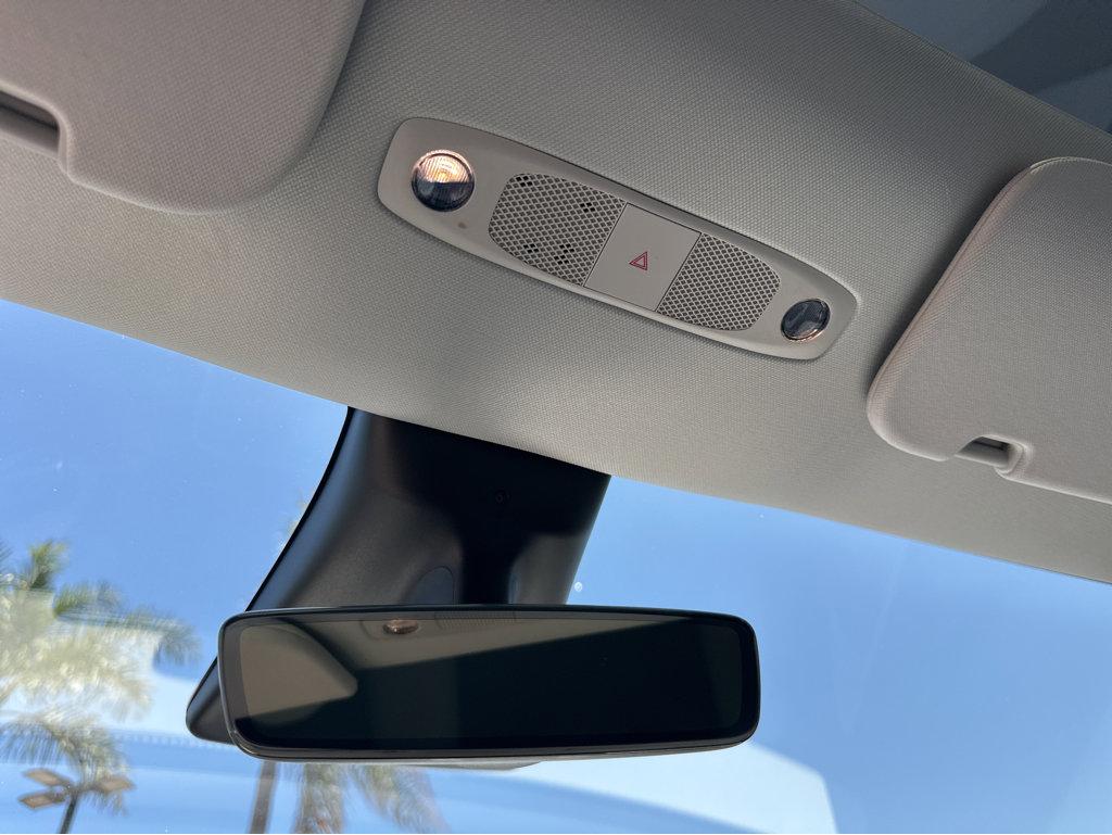 Vehicle image 41 of 42