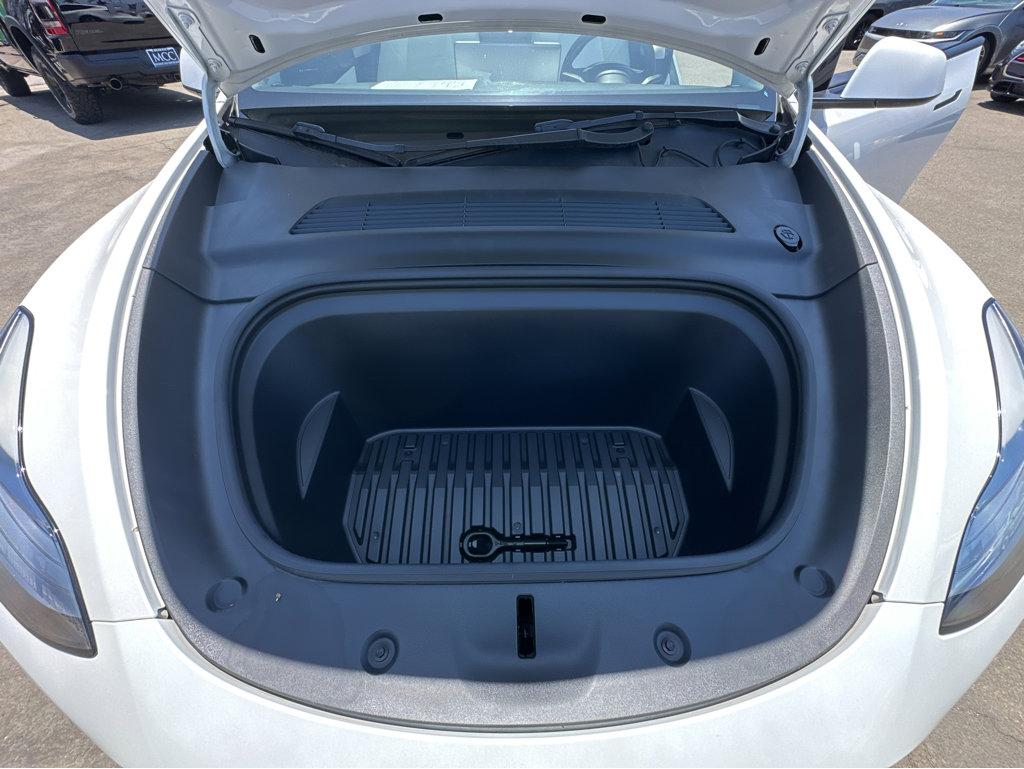 Vehicle image 8 of 42