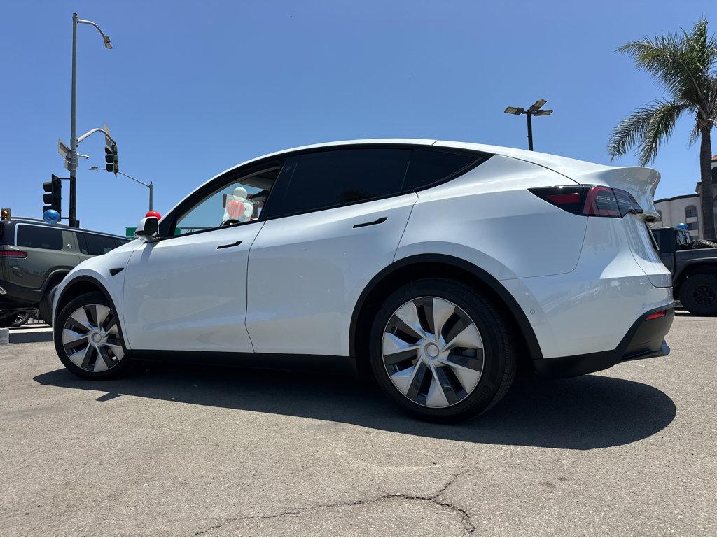 Vehicle image 5 of 42