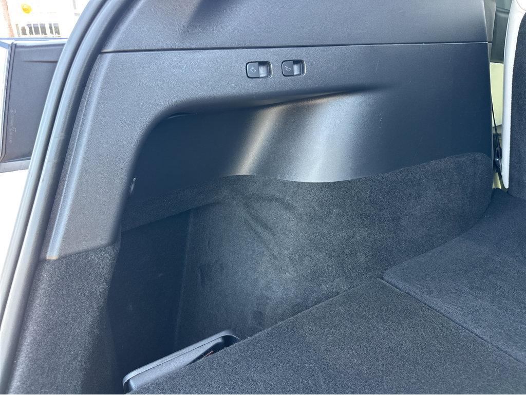 Vehicle image 9 of 42