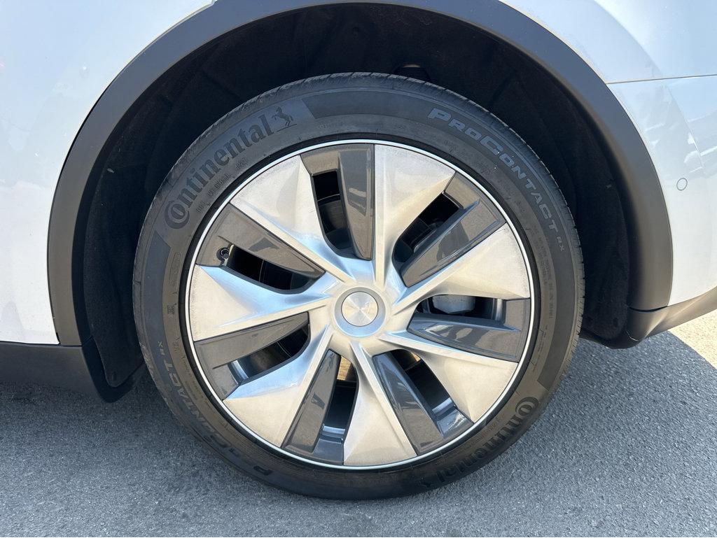 Vehicle image 6 of 42