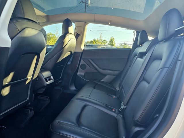 2021 Tesla Model Y Long Range Image 14 of 38