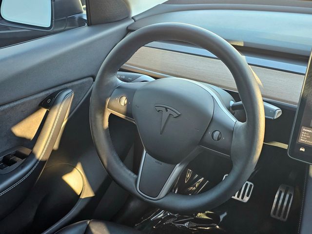 2021 Tesla Model Y Long Range Image 20 of 38