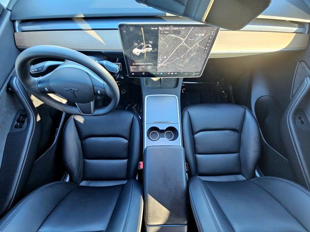 2021 Tesla Model Y Long Range Image 16 of 38