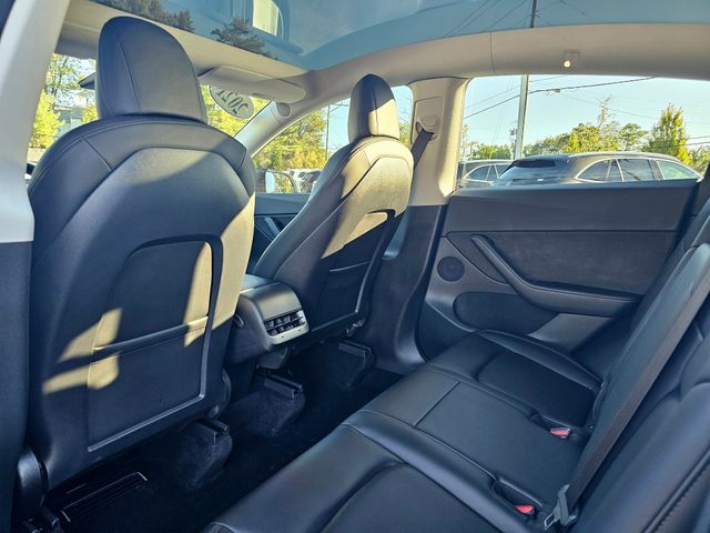 2021 Tesla Model Y Long Range Image 13 of 38