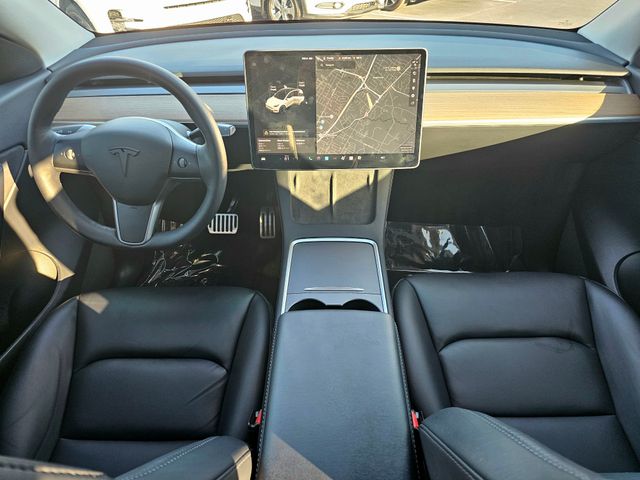 2021 Tesla Model Y Long Range Image 21 of 38