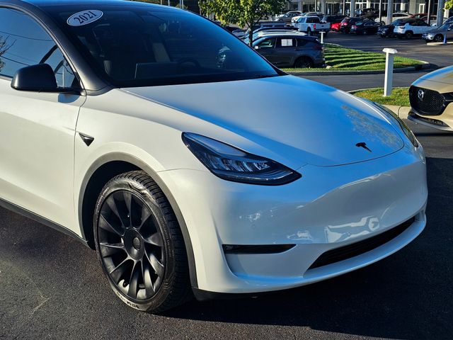 2021 Tesla Model Y Long Range Image 3 of 38