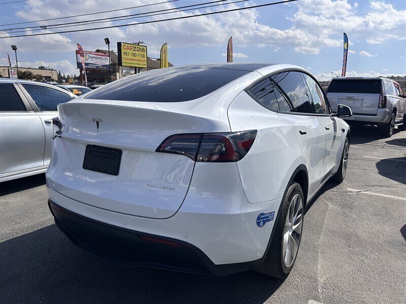 Vehicle image 18 of 100
