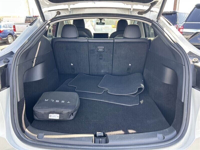 Vehicle image 96 of 100