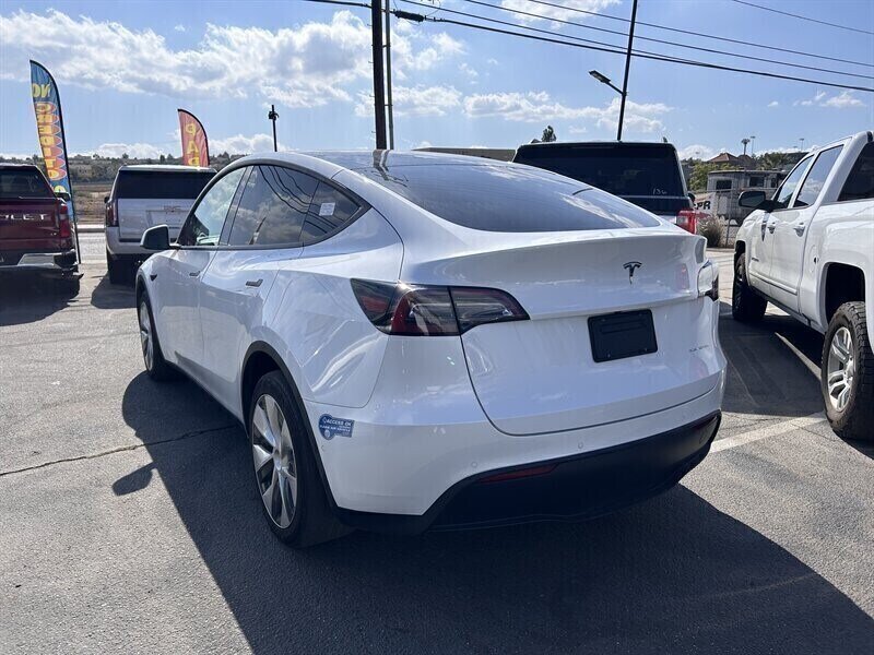 Vehicle image 31 of 100