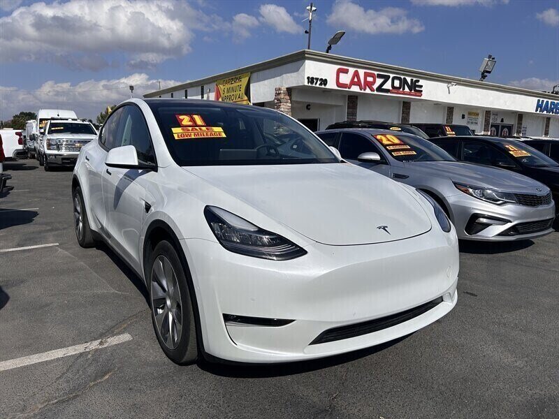 Vehicle image 17 of 100