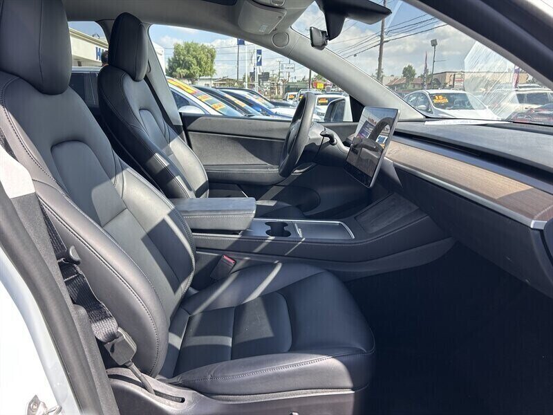 Vehicle image 62 of 100