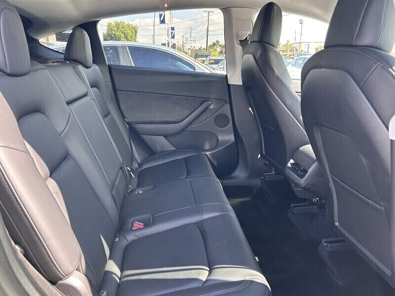 Vehicle image 92 of 100
