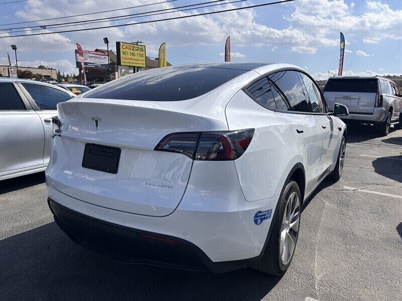Vehicle image 20 of 100